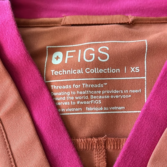 FIGS Scrub Set - Picture 2 of 3